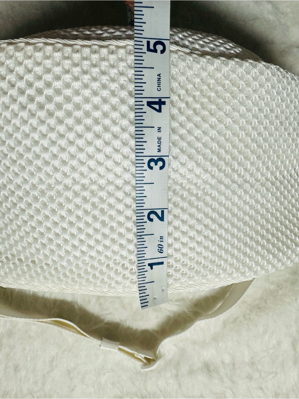 Uniqlo White Mesh Crescent Crossbody Bag - Picture 7 of 13